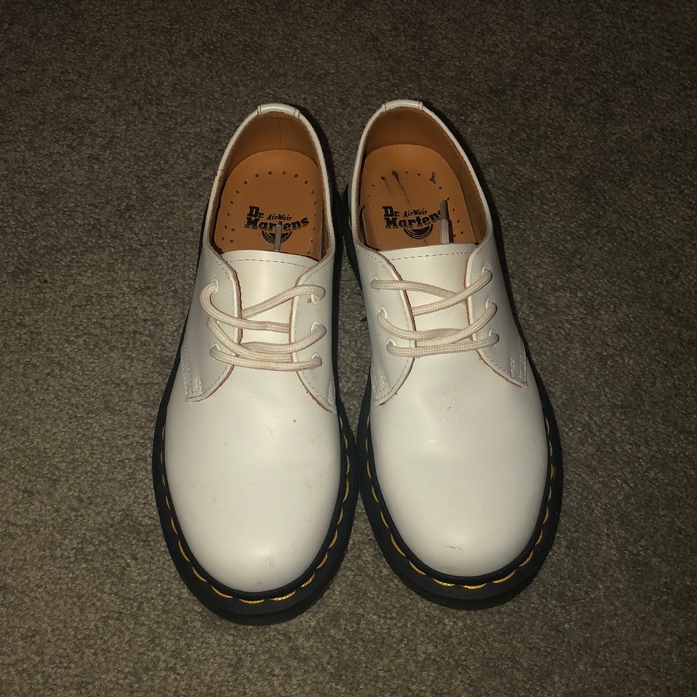 Low top air wait Dr. Martens